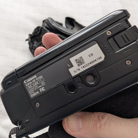 Canon VIXIA HF R800 Camcorder Black - Picture 9 of 9